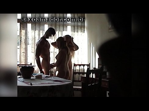 ❤️ Amigos sexuais convidam um homem gigante e uma ménage à trois com ele ️❌ Porno de qualidade em pt-br.novoporn.ru ☑